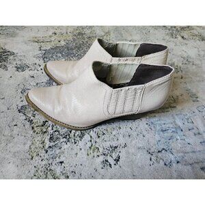 Very Volatile Womens Canton Western Ankle Boot bone Leather Size 7.5
